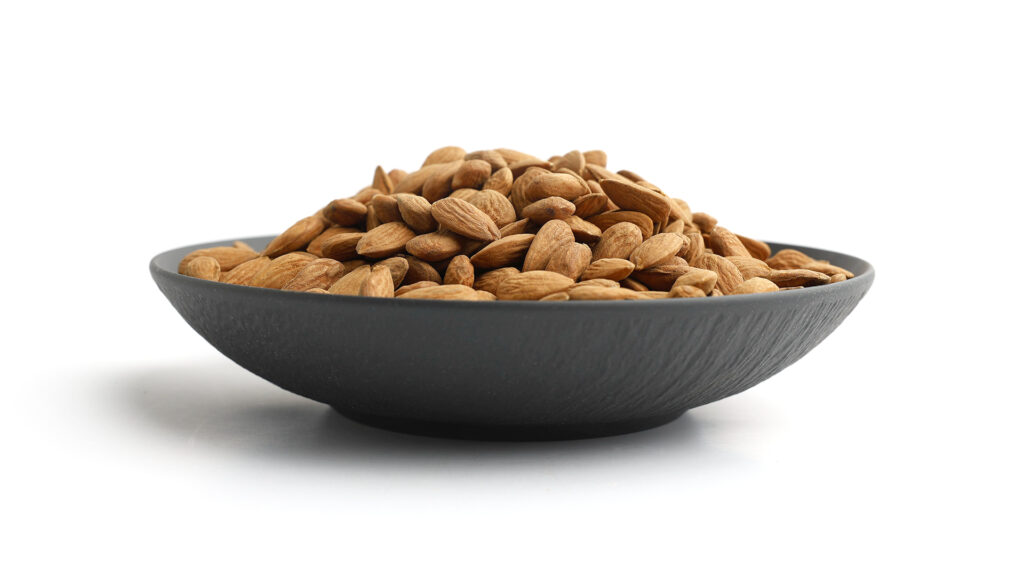 Spanish almonds characteristics harvesting